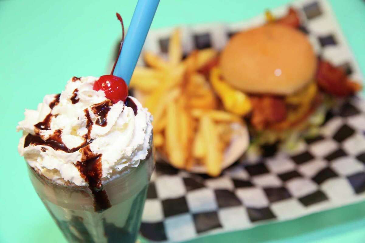 New and restaurants at IAH