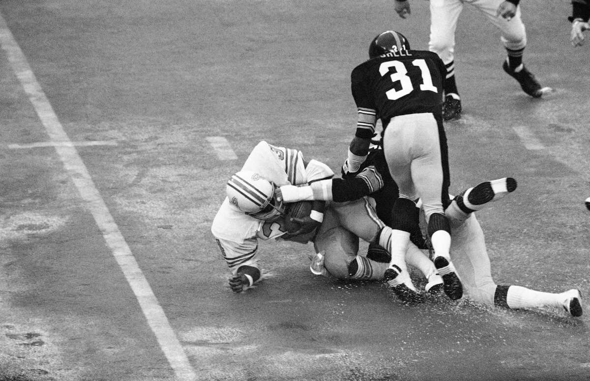 Whether it was by grabbing a facemask or a controversial call from the officials, the Steelers always had a leg up on the Oilers in a pair of AFC championship game showdowns in 1978 and 1979.