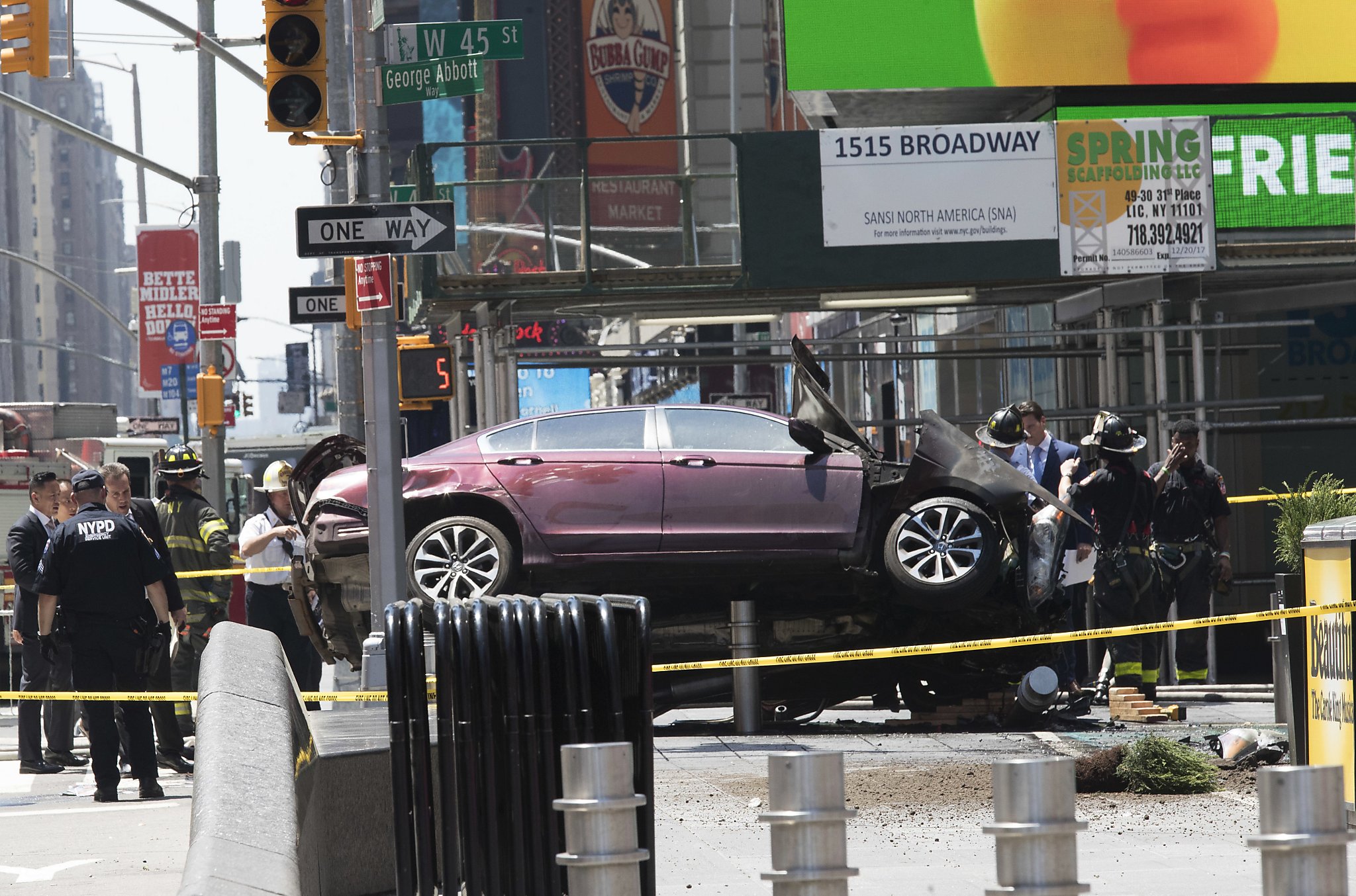1 dead, 22 injured as car rams into pedestrians in Times Square