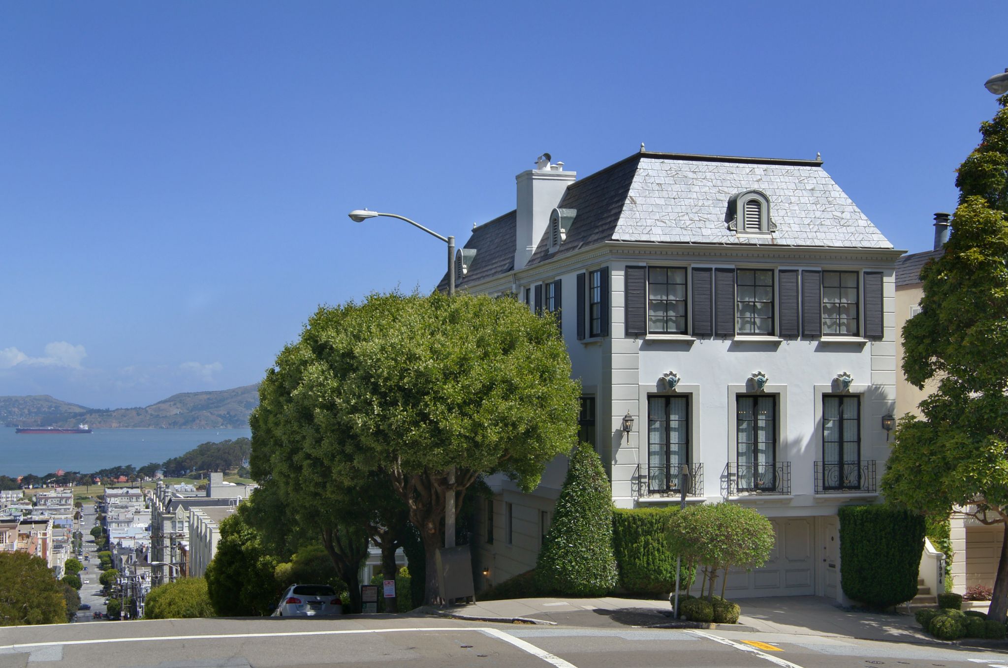 Splendid Pacific Heights mansion seeks 10.75 million