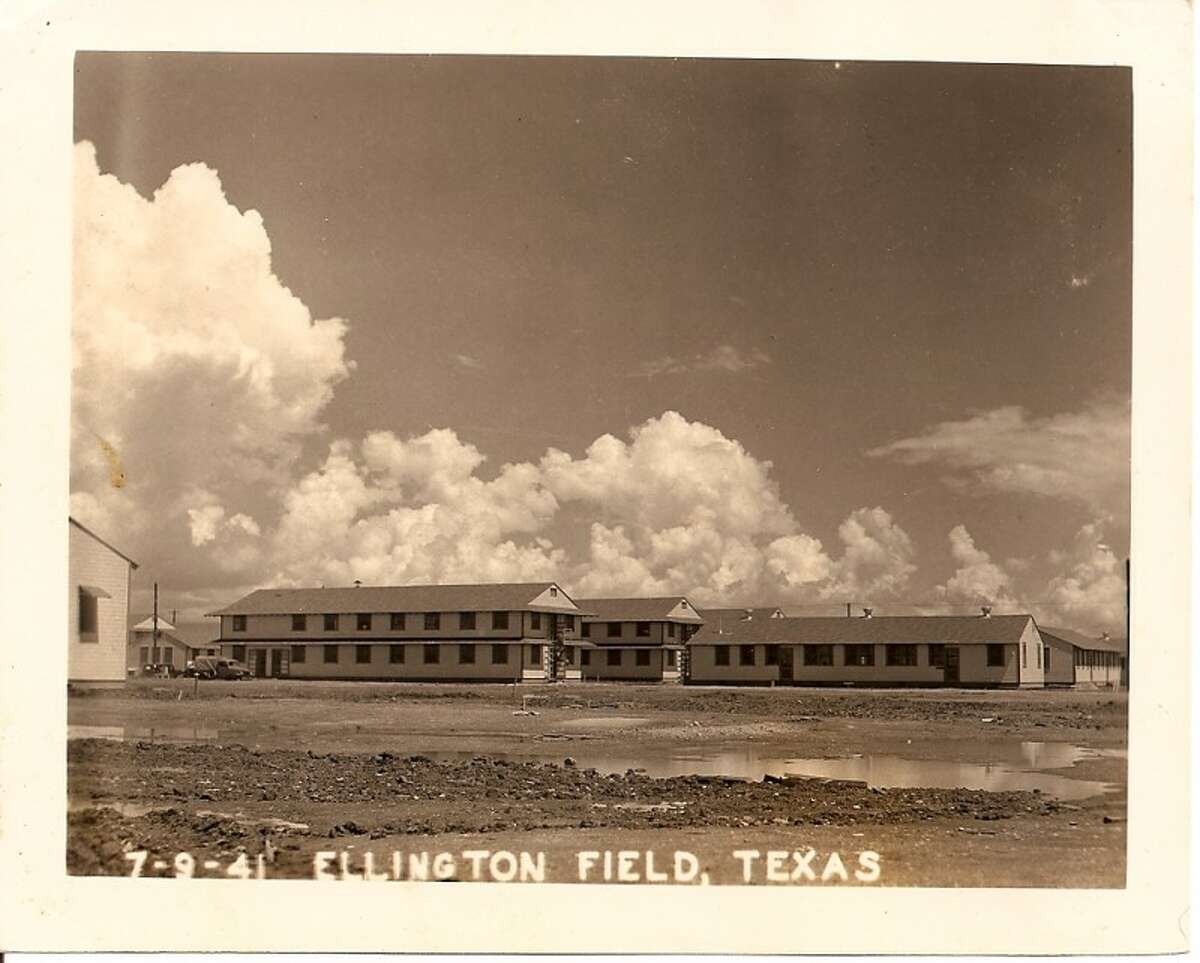 Gov. Abbott pitches Ellington as Space Force headquarters