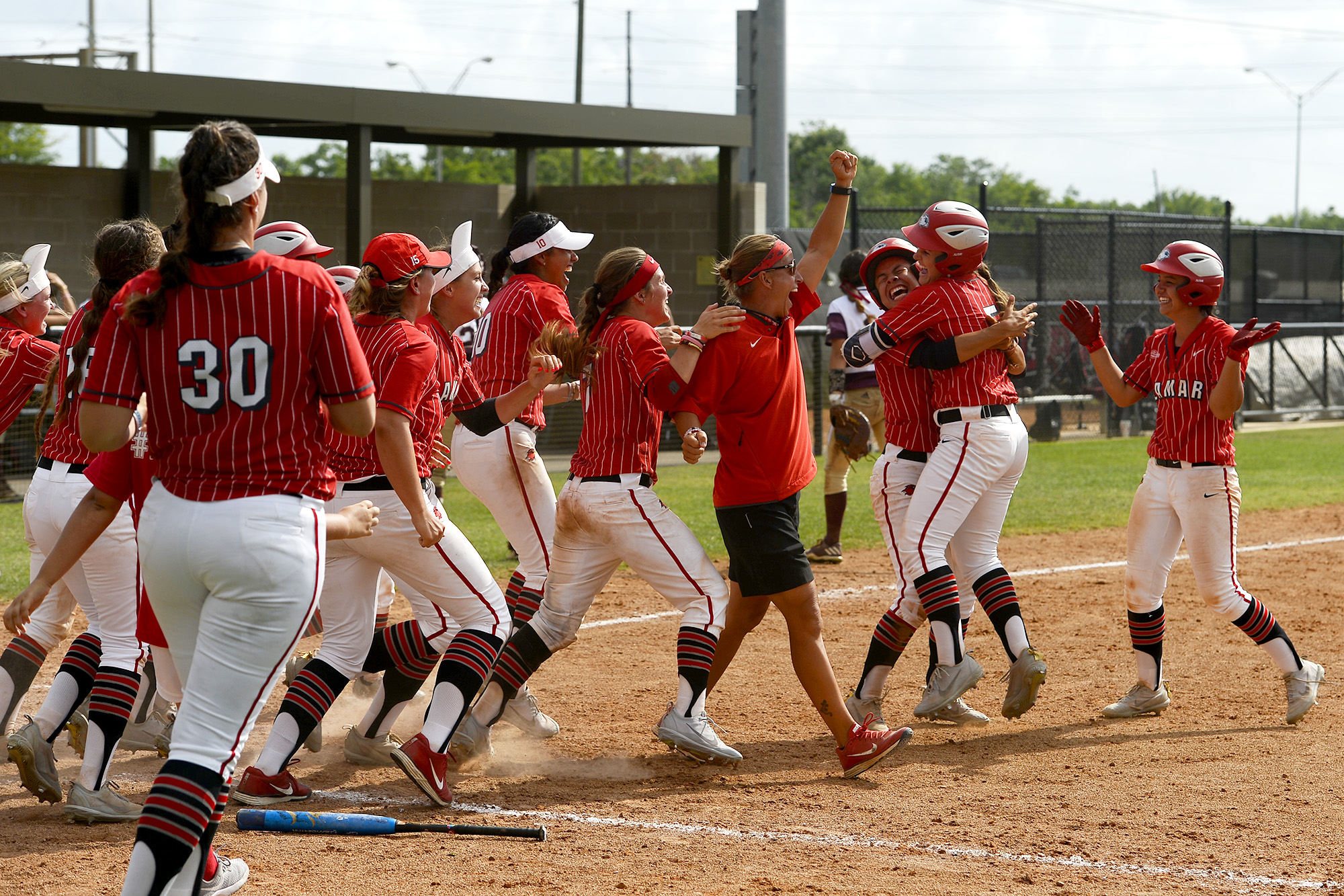 Tickets on sale for Lamar softball, baseball