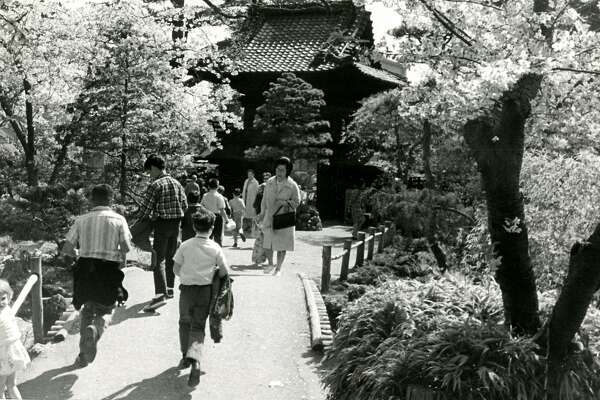 Stunning Archive Photos Show Golden Gate Park S Japanese Tea