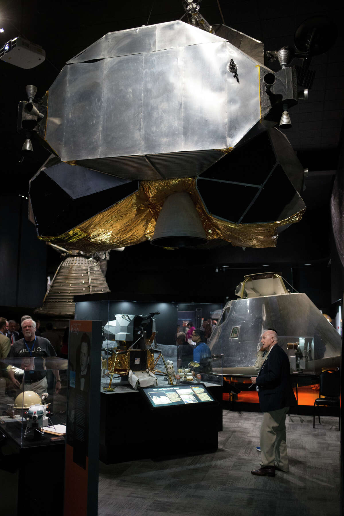 Museum of Flight shows off rare Apollo artifacts