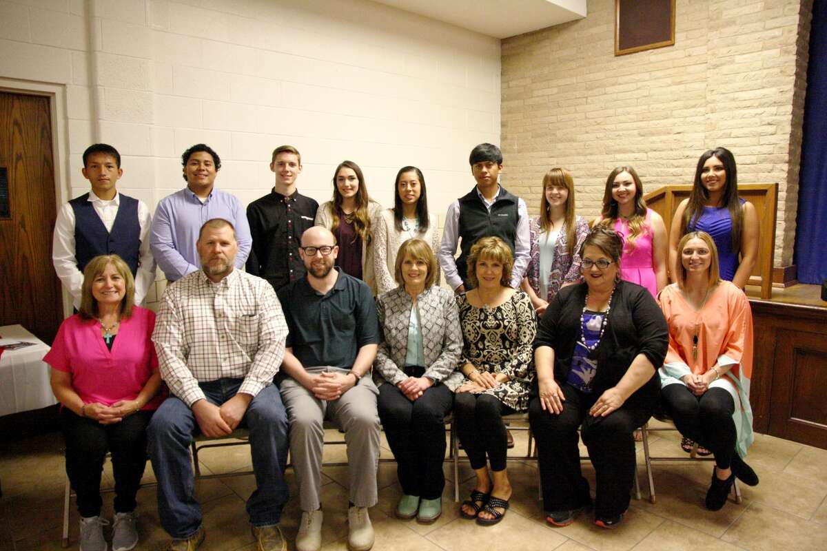 Educators selected by the PHS honor graduates as their most inspiring teachers are Gayla Pool (seated with students behind) selected by Josue Duran; Dave Haresnape selected by Manuel Alcala; Doug warren selected by Robert van der leek and Kaitlyn Jones; D’Lee Marble selected by LeeAnn Grimaldo; Betsy Lewis selected by Ryan Castillo; Dr. Debra Bufford selected by Karen Smock; and Chelsea Miller selected by Taryn Garza and Shady Tye.