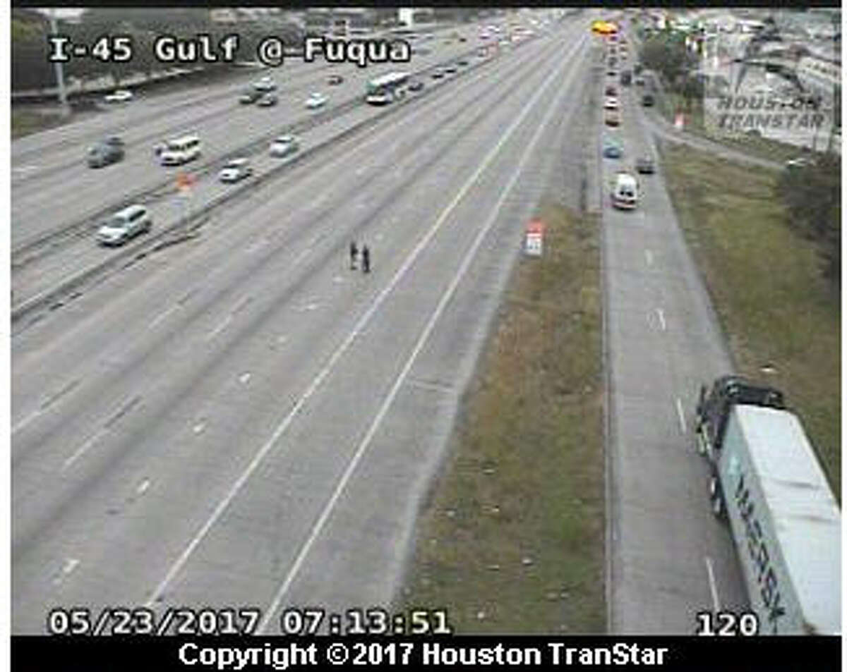 Gulf Freeway southbound closed after man jumps from overpass
