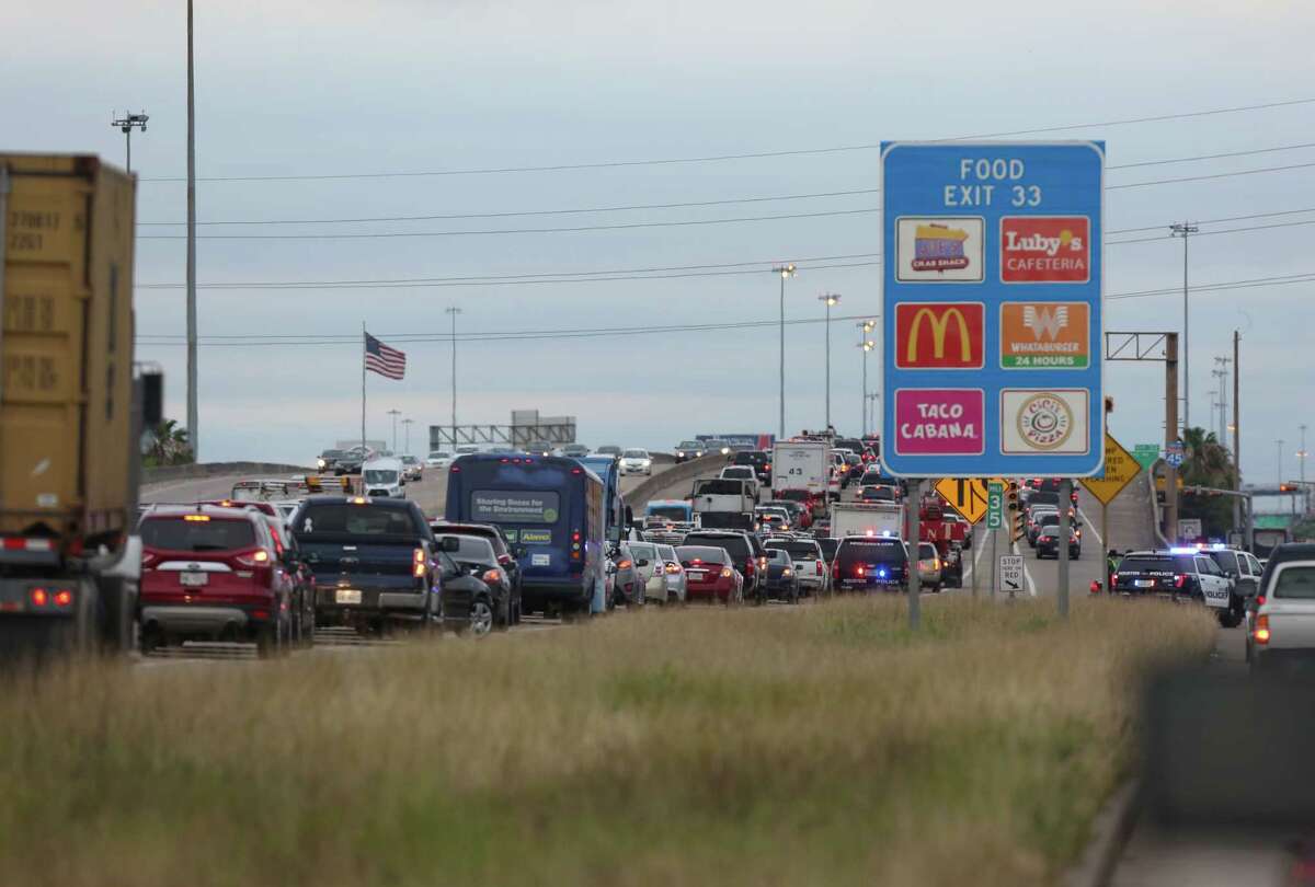 Gulf Freeway southbound closed after man jumps from overpass