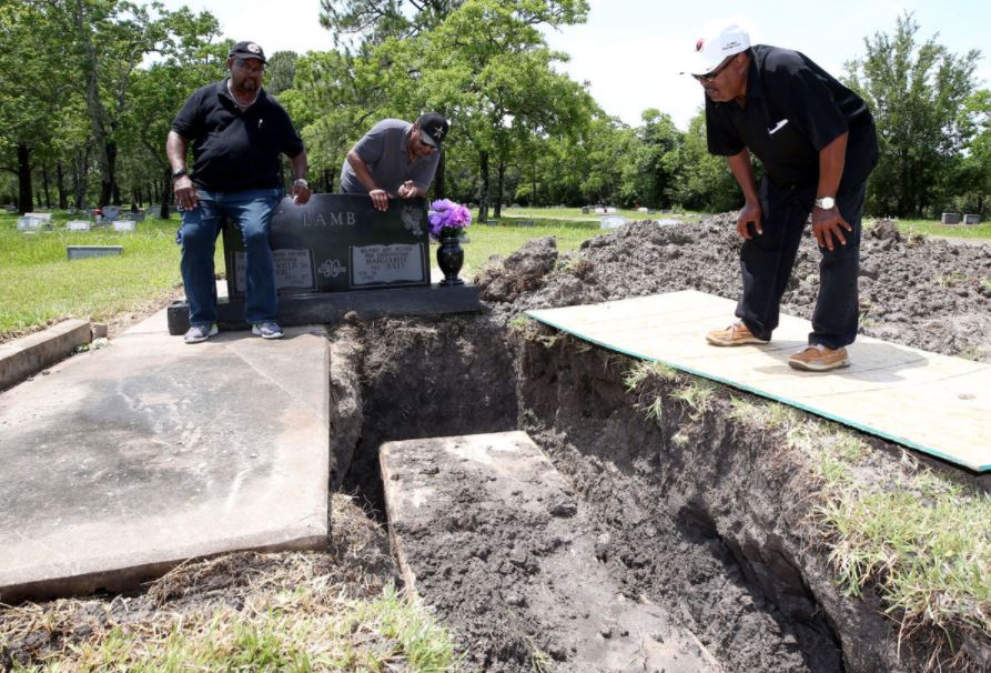Burial derailed when family finds another body in a