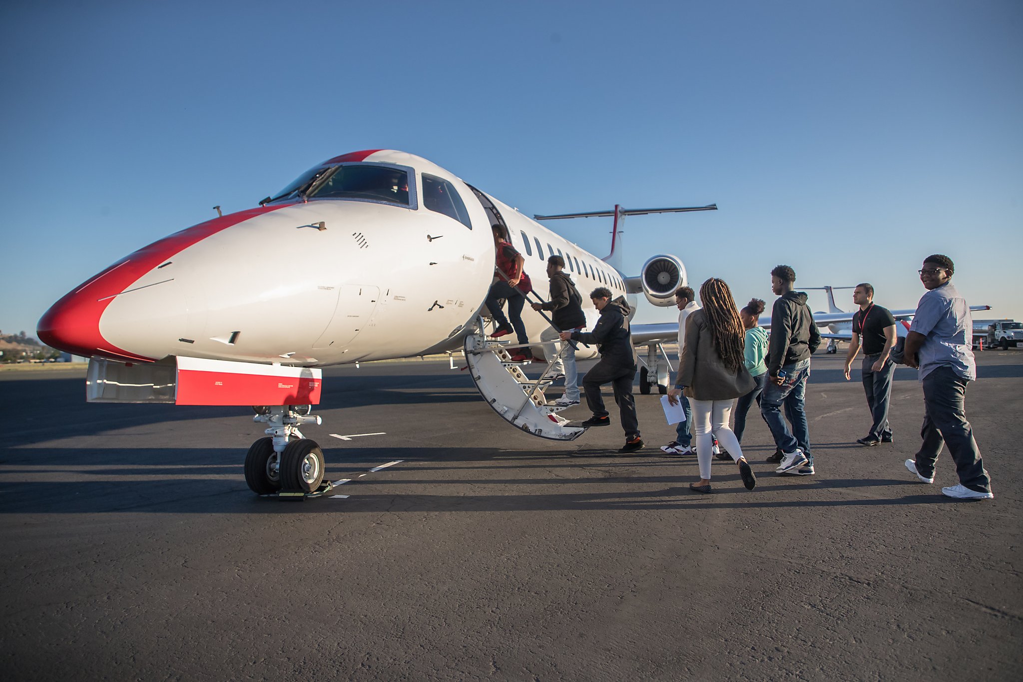 JetSuiteX's $129 semi-private flight service between Oakland and Burbank launches this ...2048 x 1366