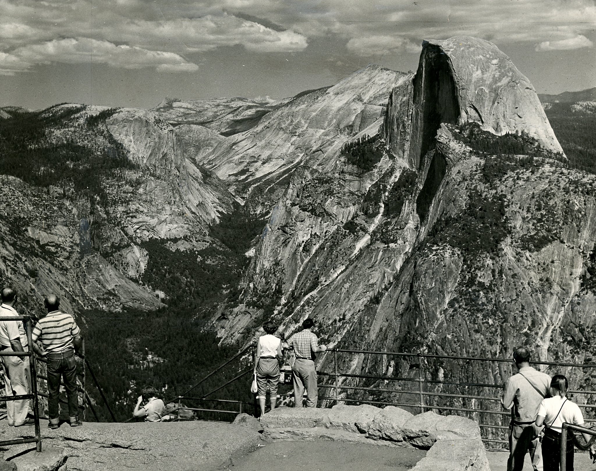 Yosemite National Park opens Glacier Point Road after long winter