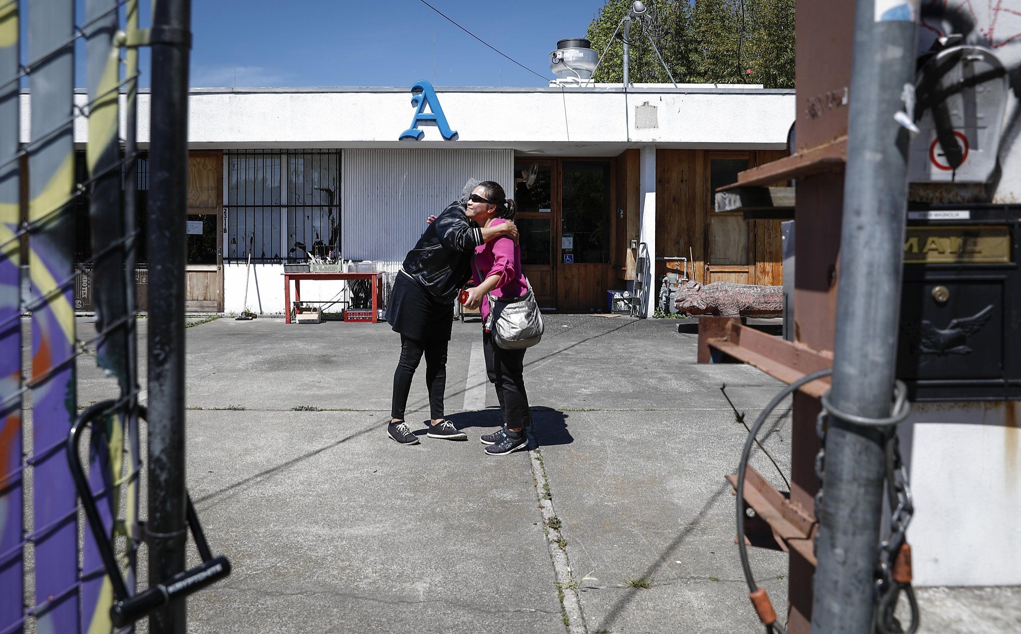 West Oakland's family-run restaurants struggle as climate shifts - SFChronicle.com
