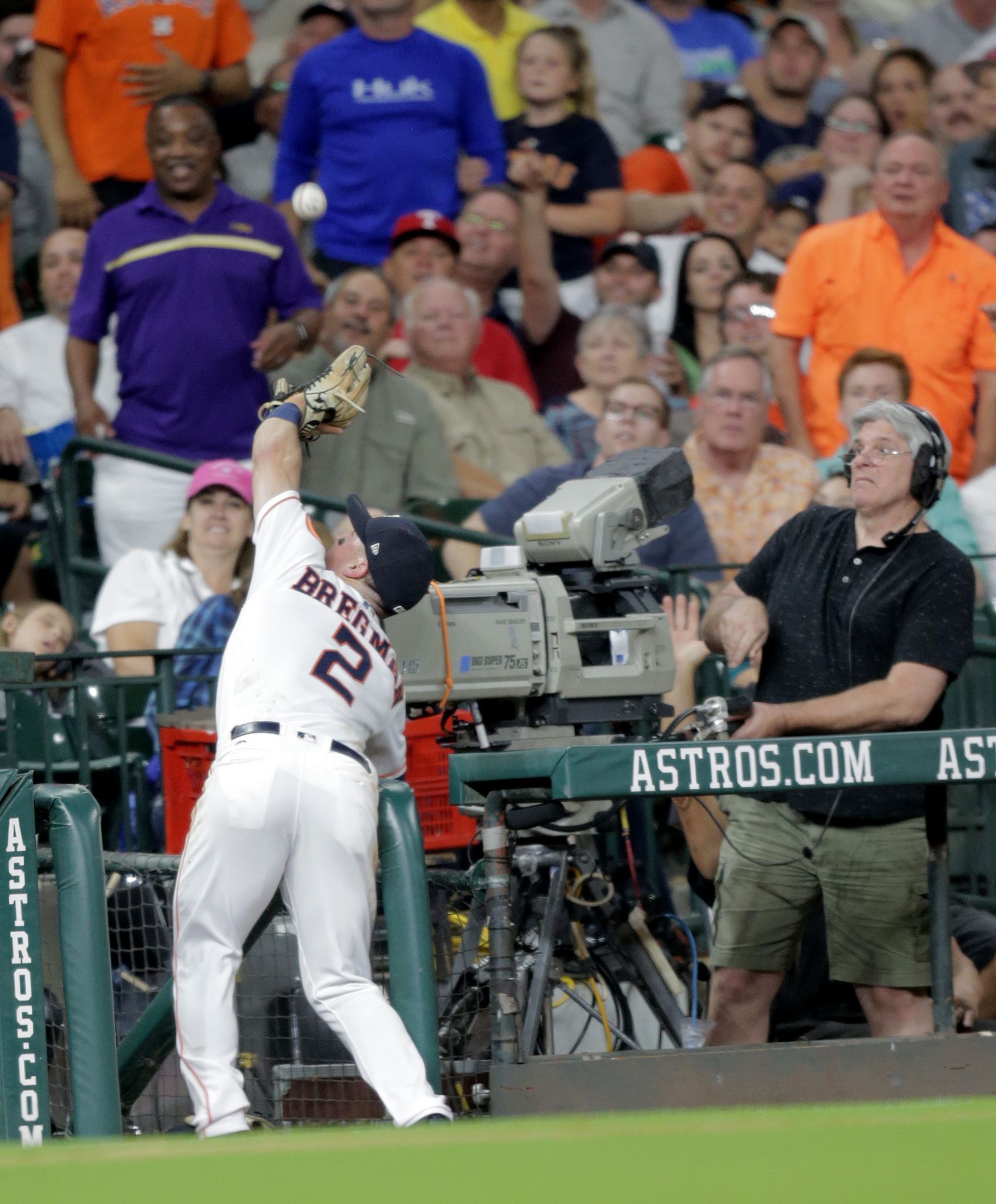 Jordan Jankowski's wife cries as he makes MLB debut