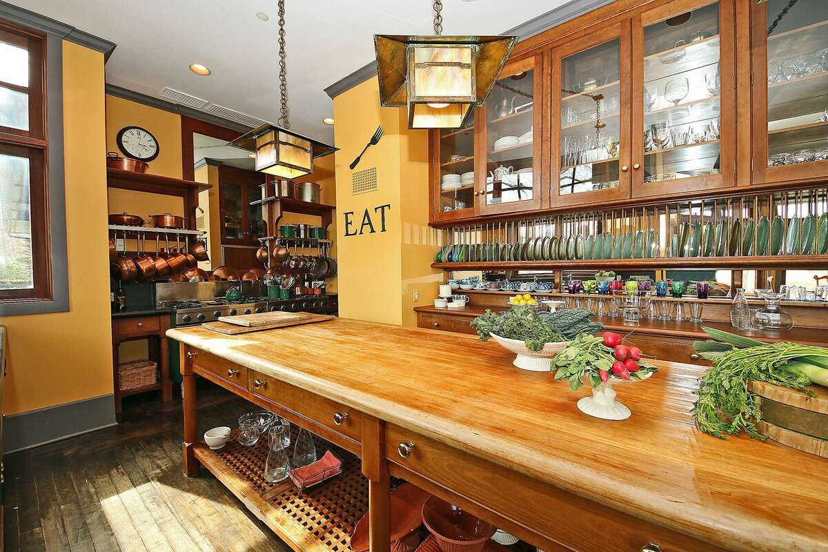 Designer Alexander Julian's estate incorporates well-known style