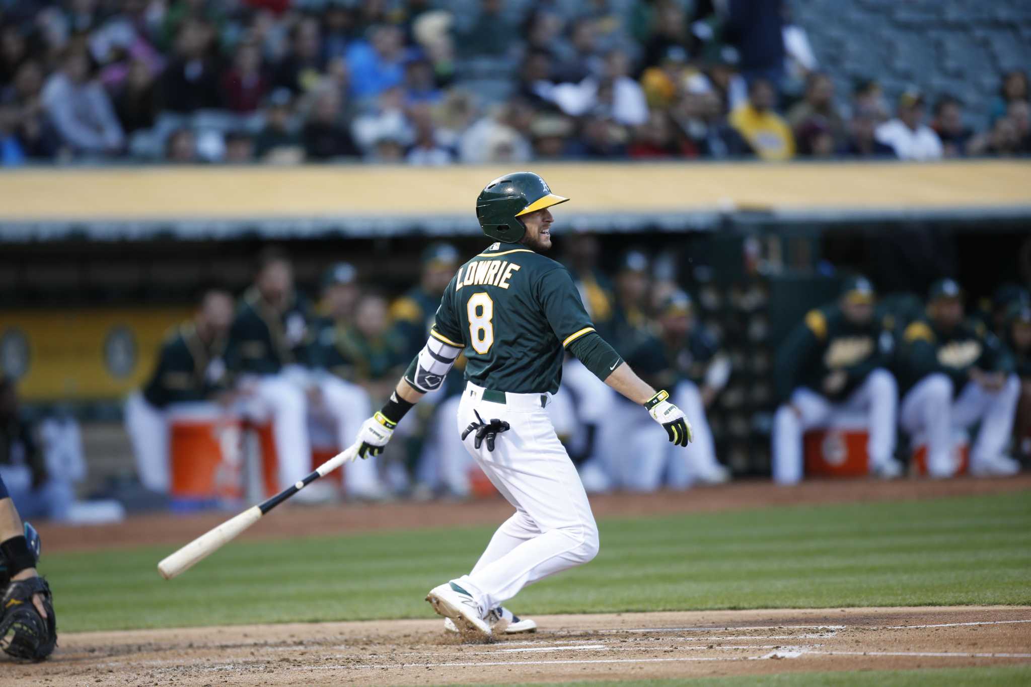 Oakland Athletics' Coco Crisp jogs in at batting practice during a News  Photo - Getty Images