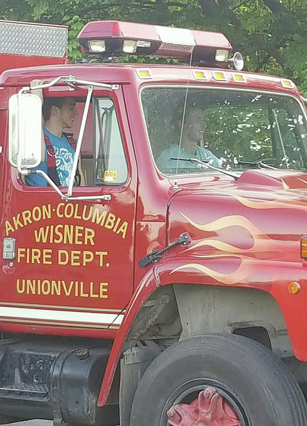   The Unionville-ACW Fire Department made a special delivery to help cover expenses for well-known area law enforcement officer Steven Repkie, who is battling cancer. 