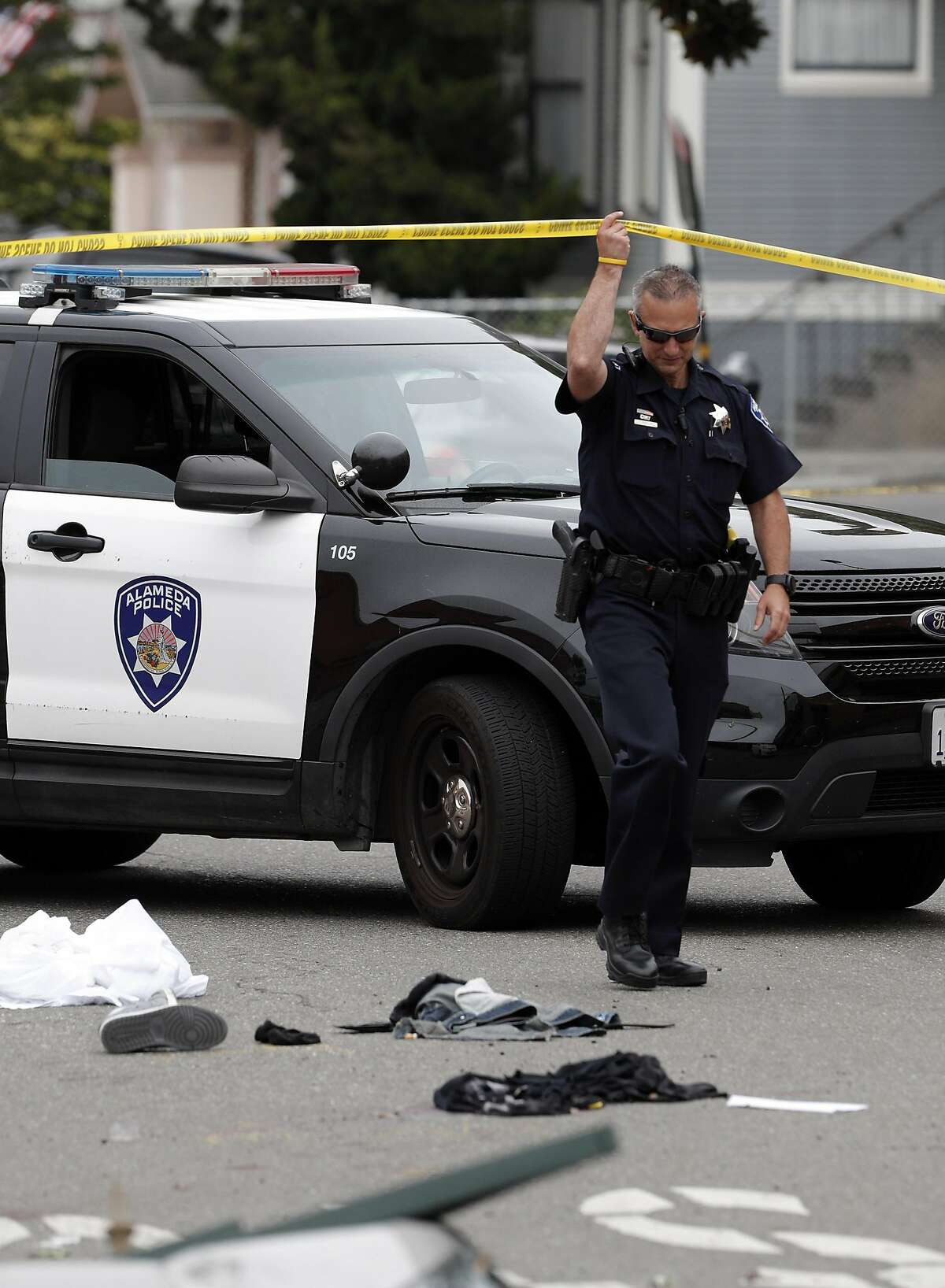 2 dead, 6 hurt in highspeed accident in Alameda