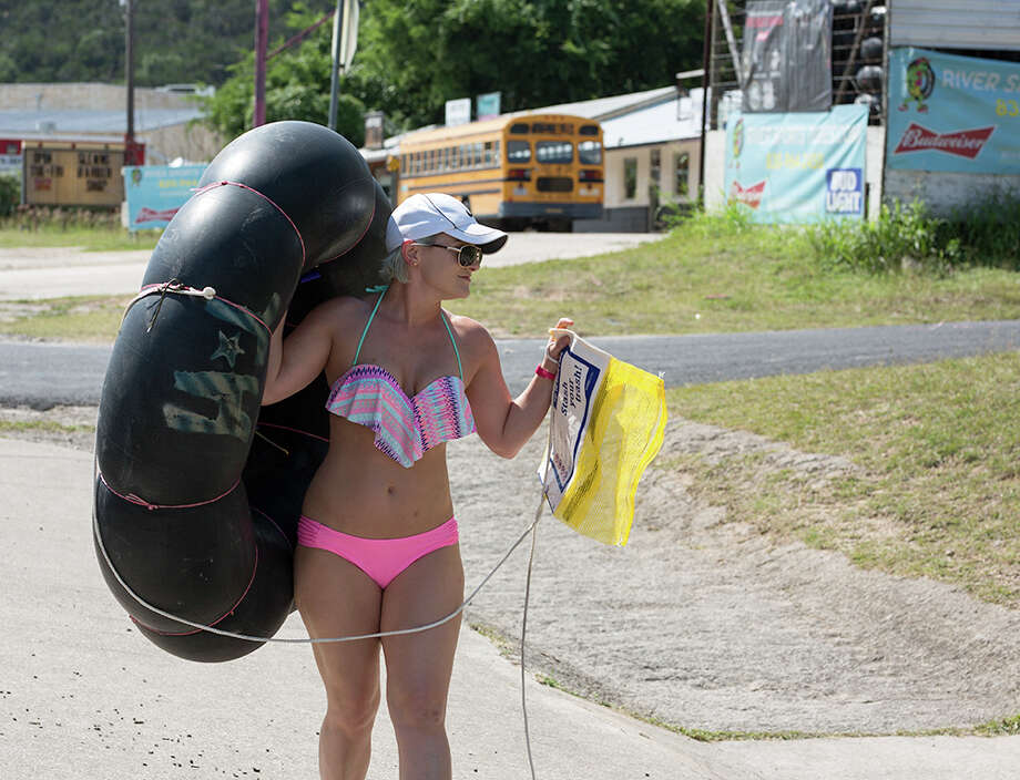 Photos Tubers Take In Sunshine Unofficially Kick Off Tubing Season At Comal Guadalupe Rivers 