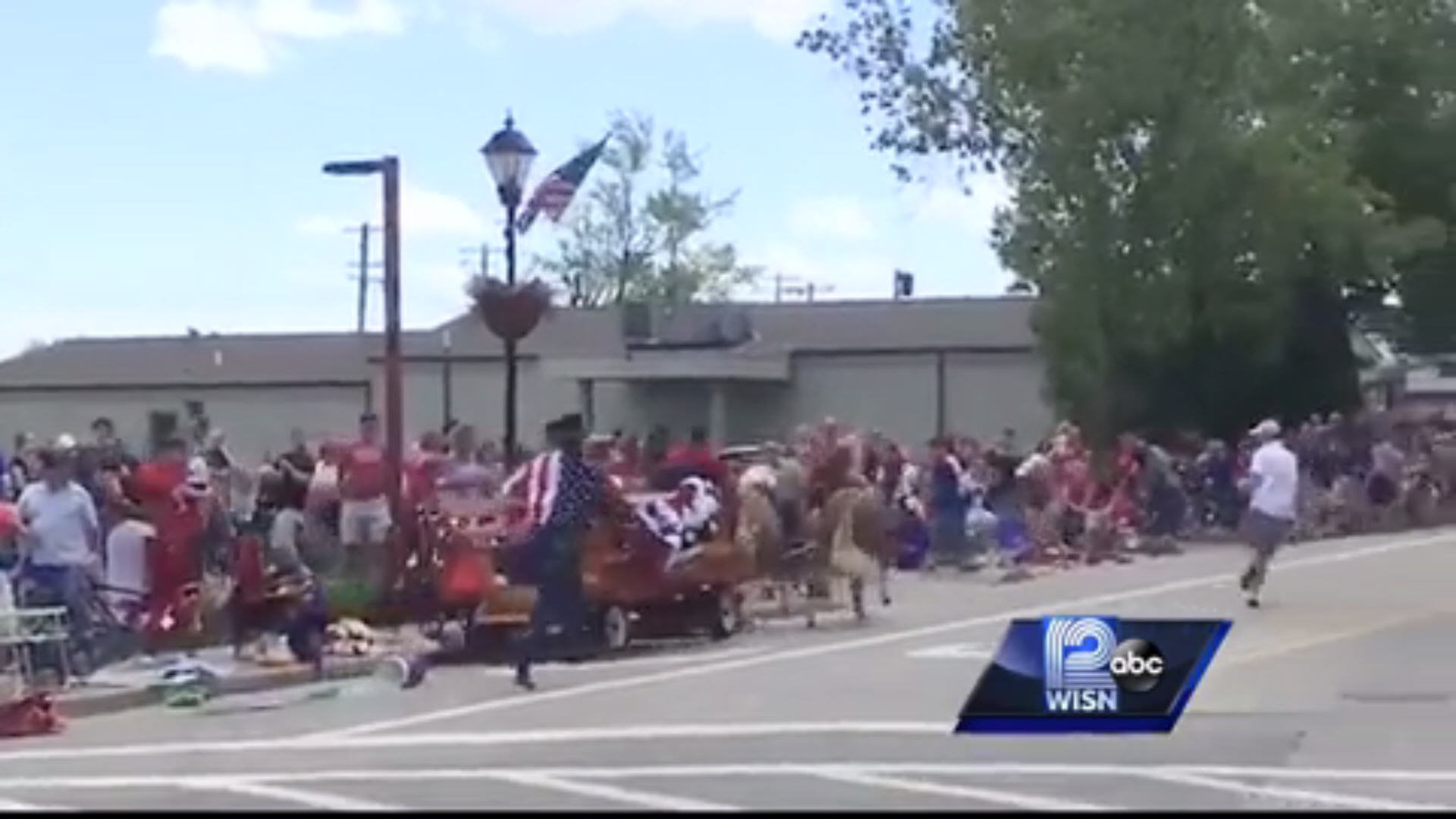 Spooked show ponies break loose at Elm Grove parade