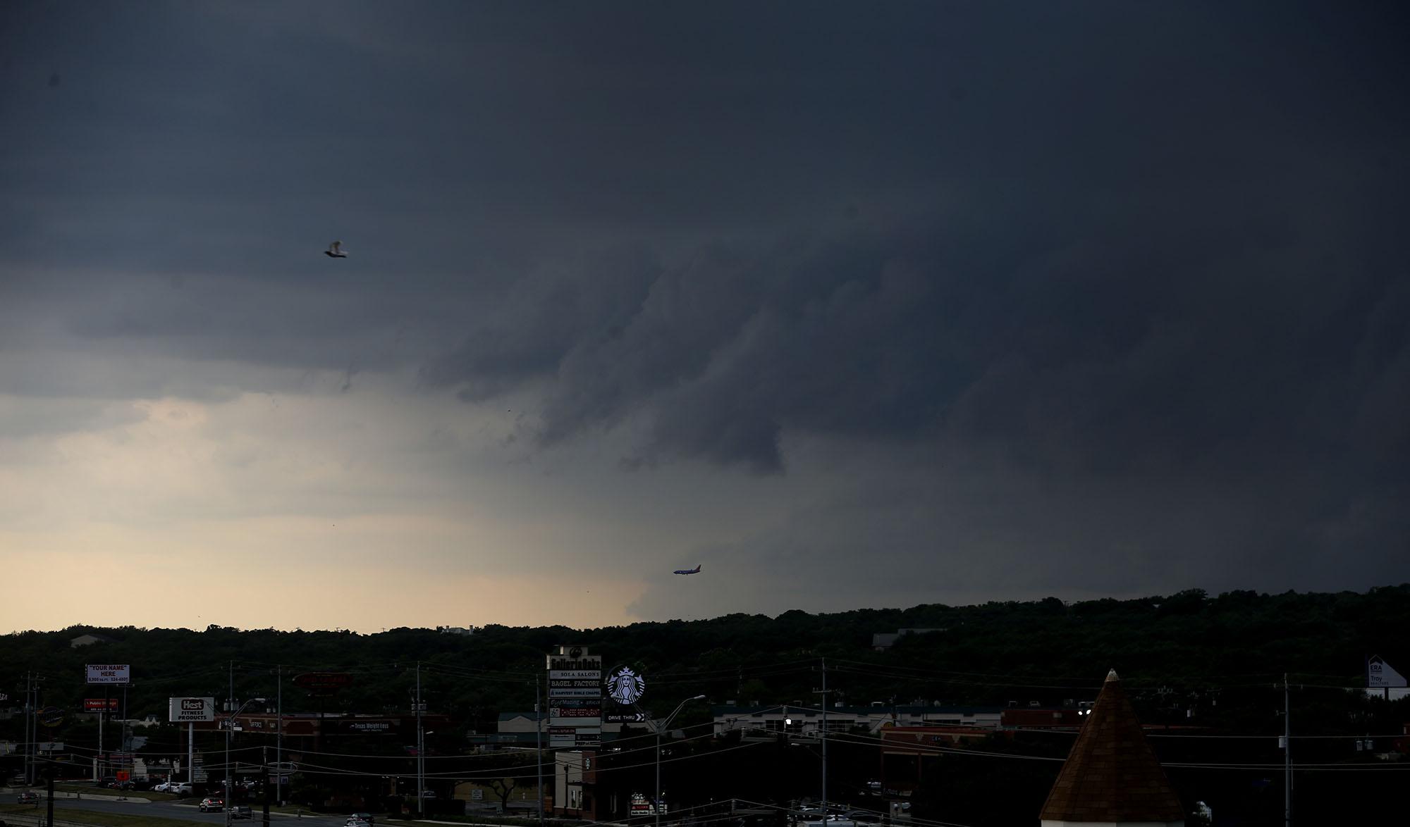 Hail, severe storm risk amid Texas cold front