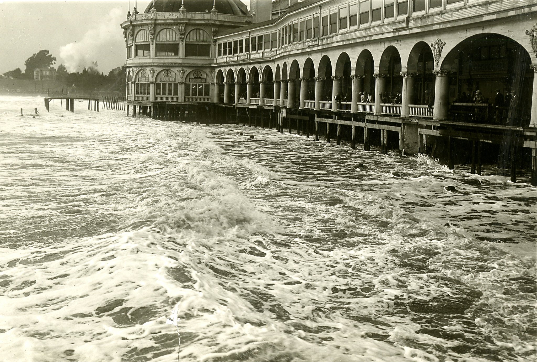 Here s what the Santa Cruz Beach Boardwalk looked like from