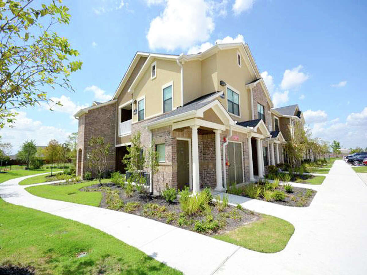 Apartment complexes zoned to Houston's best ranked schools