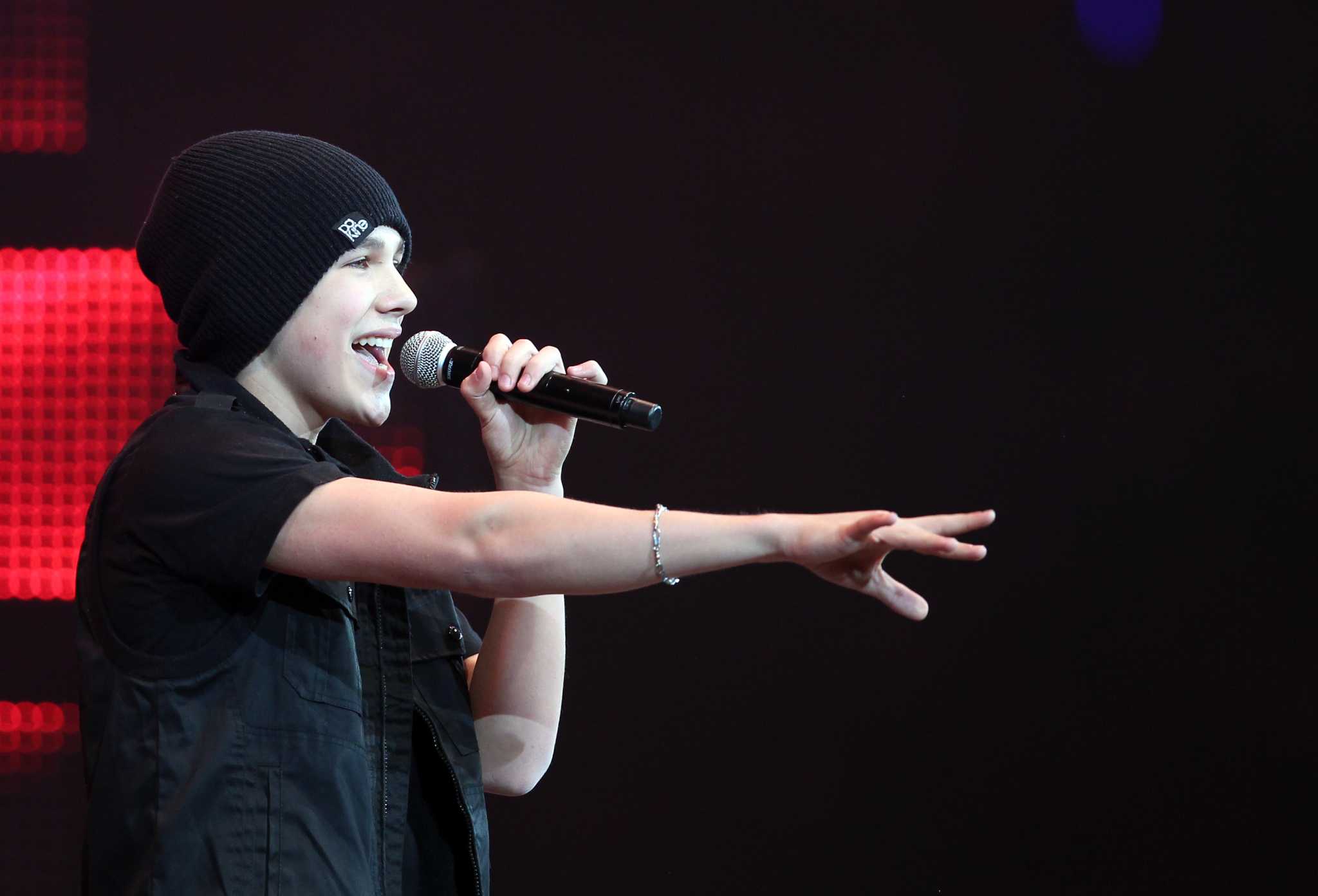 Austin Mahone talks Drake, Harry Styles, Texas and crazy fans