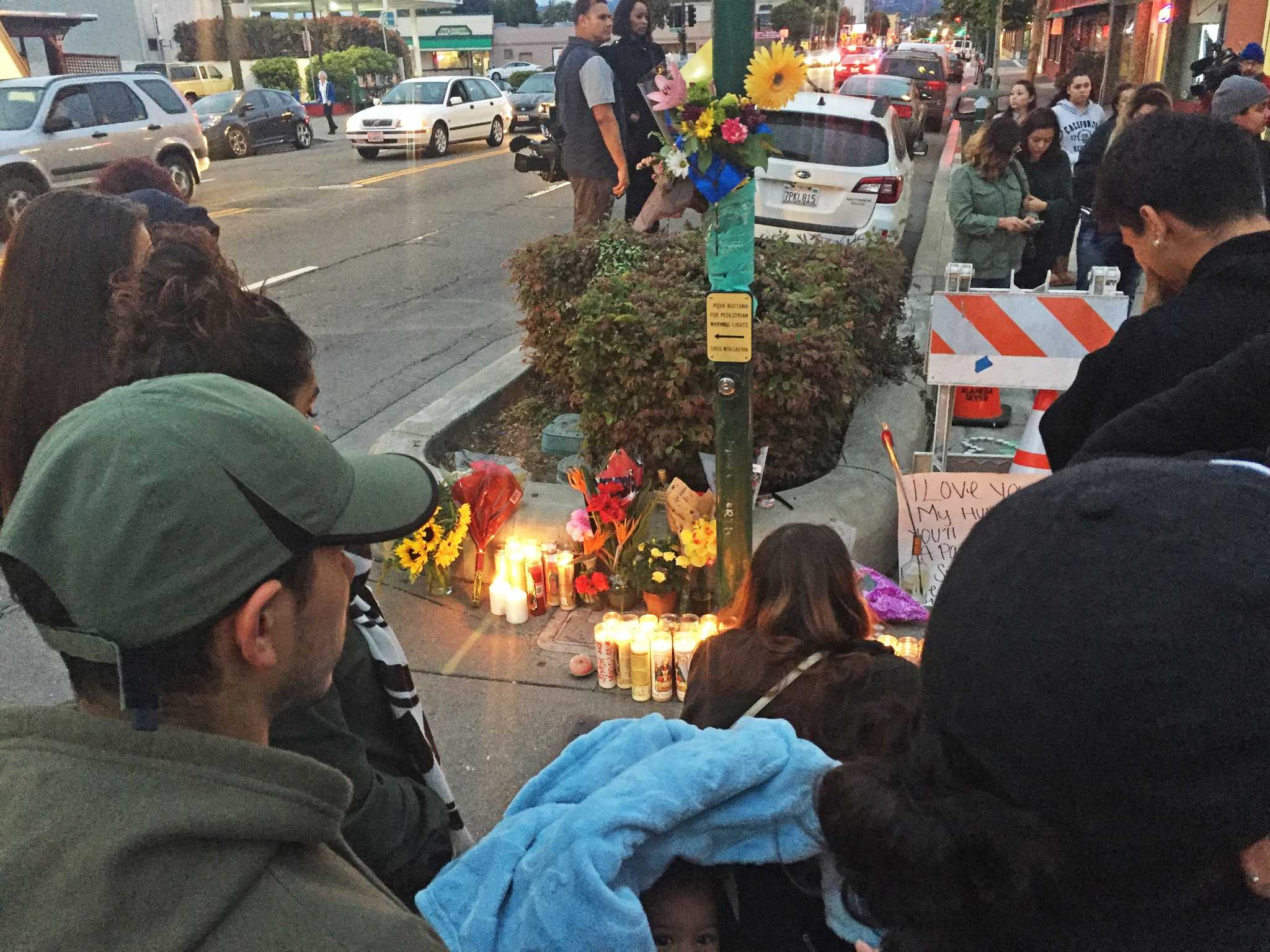 Teen victims of Alameda crash honored at memorial