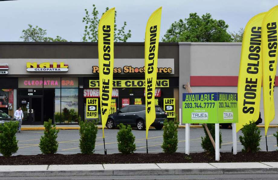 payless locations closing