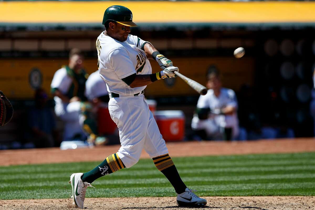 Rickey Henderson belts his final Major League homer 