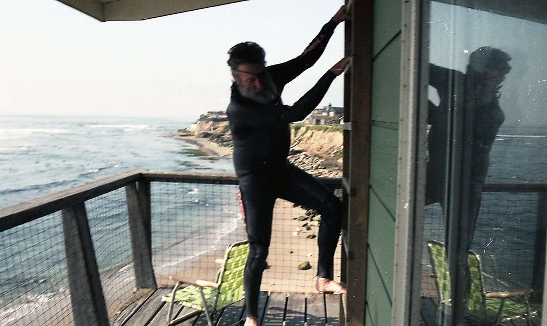 Honoring Jack O'Neill: Thousands paddle out in Santa Cruz