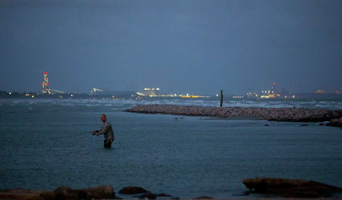 In a study released Thursday, Aug. 30, 2018, researchers find that Corpus Christi Bay has the most unsafe beaches in Texas. (Mark Mulligan / Houston Chronicle file)