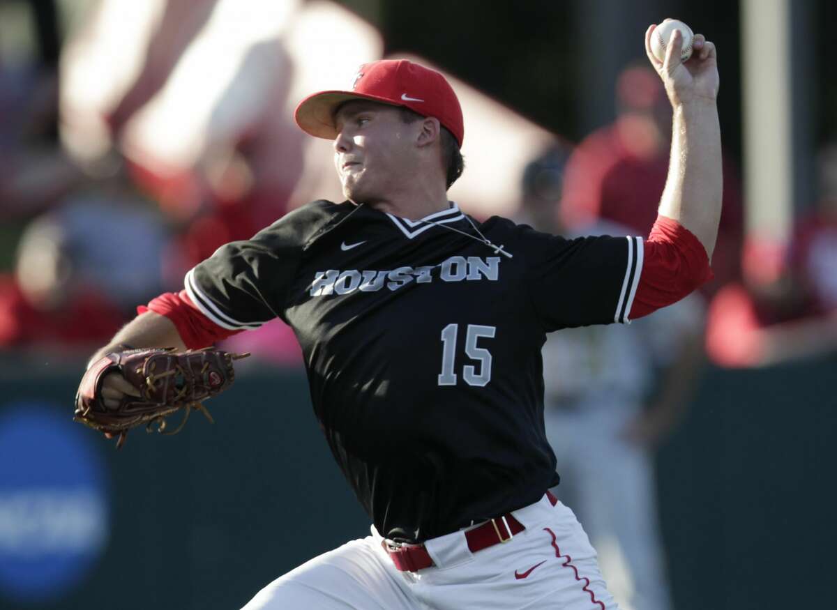 Houston pitcher Trey Cumbie (15) starting pitcher pitches during first inning of the 2017 NCAA Regional game against the Iowa at Darryl and Lori Schroeder Park Friday, June 2, 2017, in Houston. ( Yi-Chin Lee / Houston Chronicle )