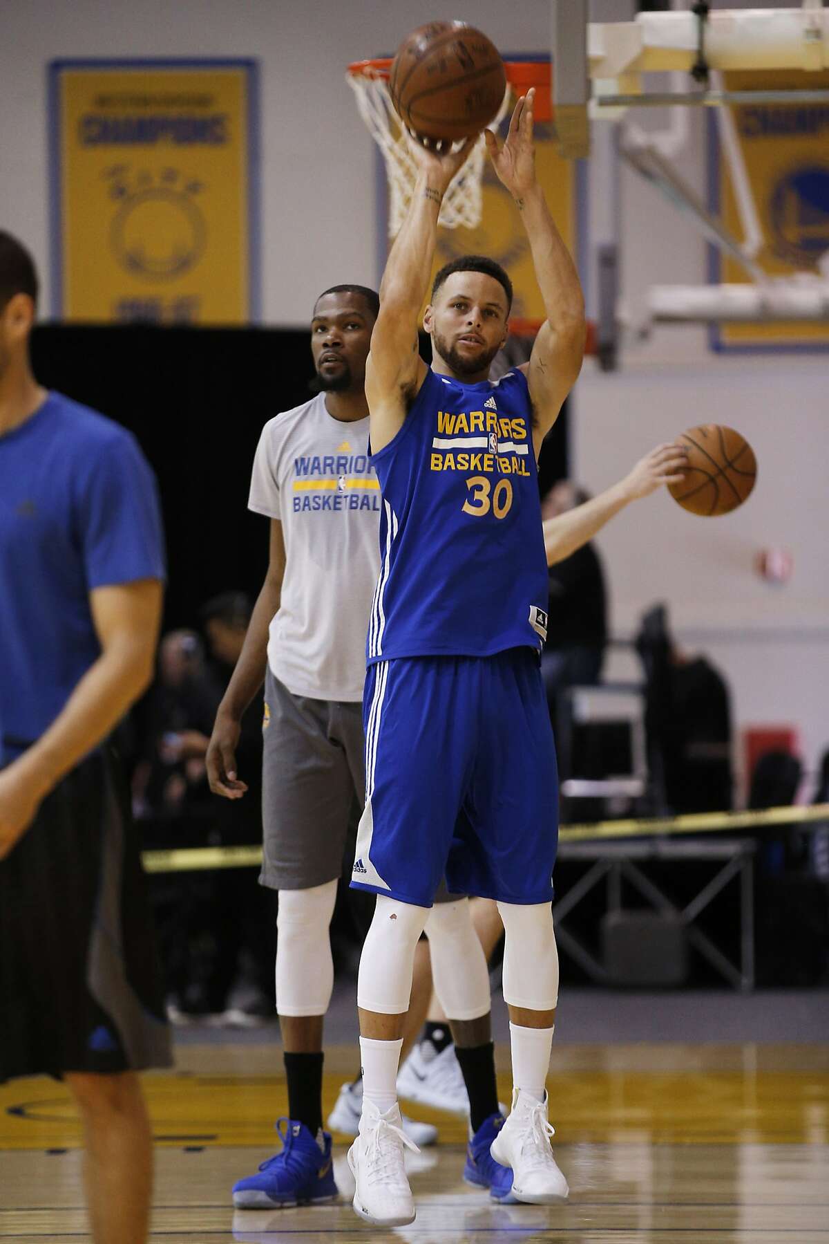 kevin durant steph curry white