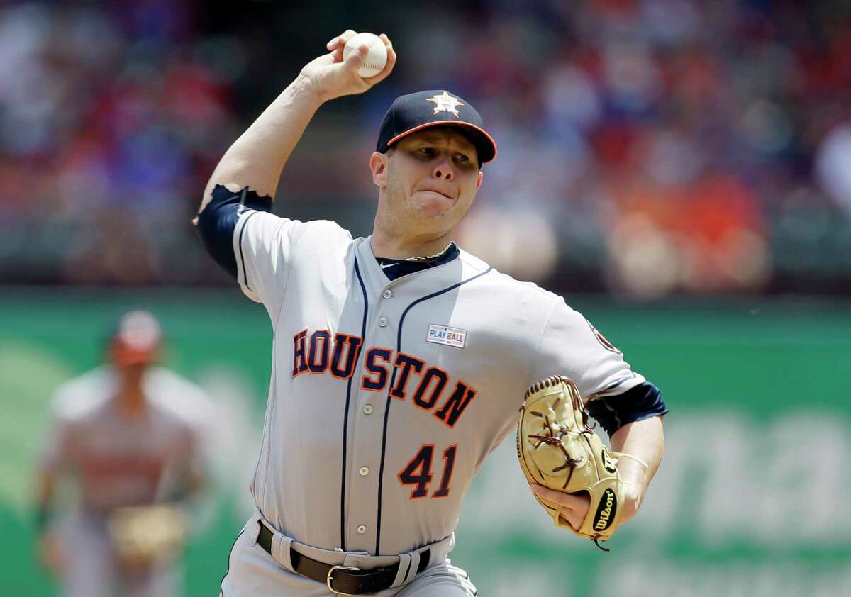 Houston Astros relief pitcher Brad Peacock throws to the Texas Rangers in the first inning of a baseball game, Sunday, June 4, 2017, in Arlington, Texas. (AP Photo/Tony Gutierrez)