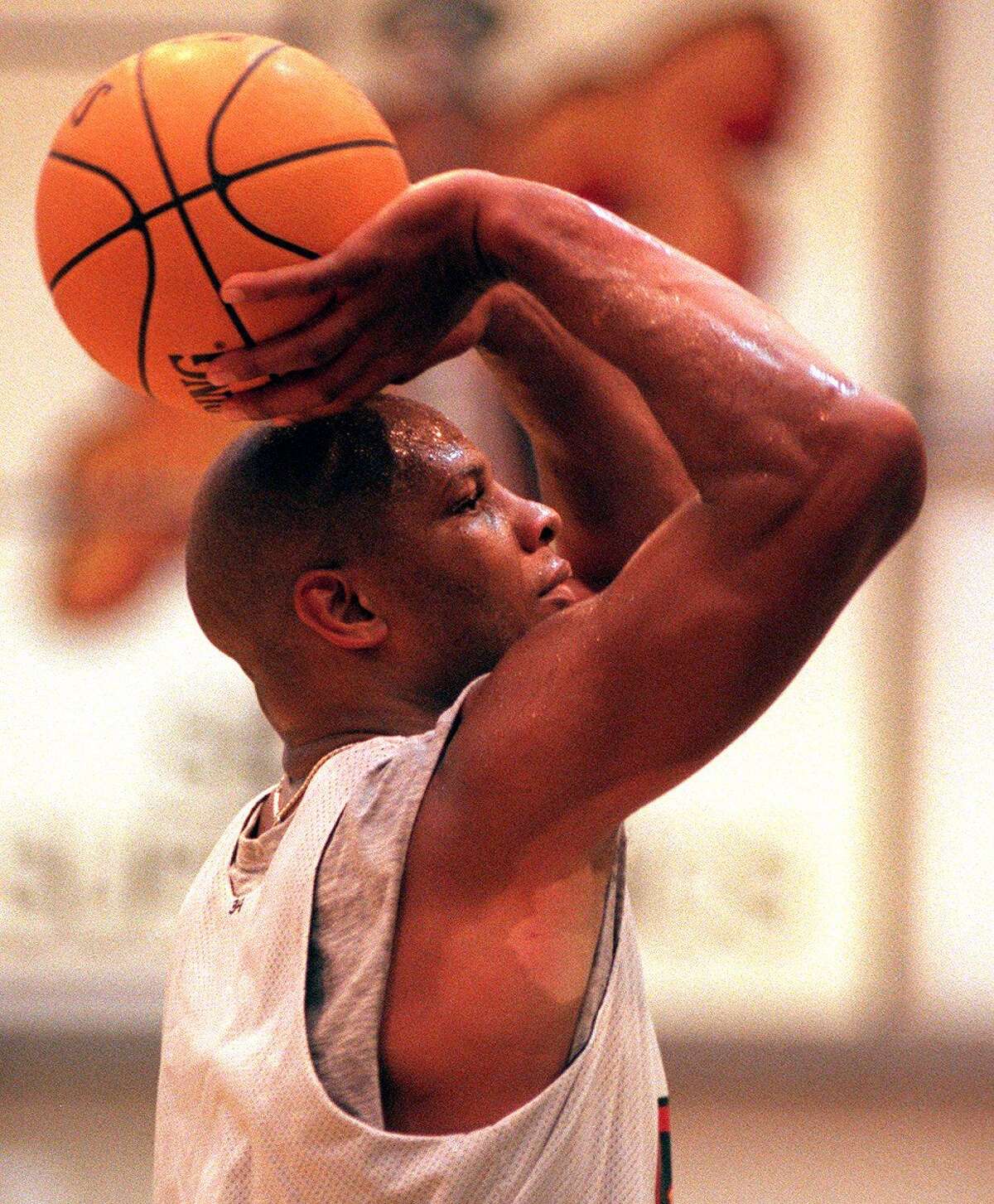 Terry Cummings warms up during practice with the Seattle SuperSonics in 1997.