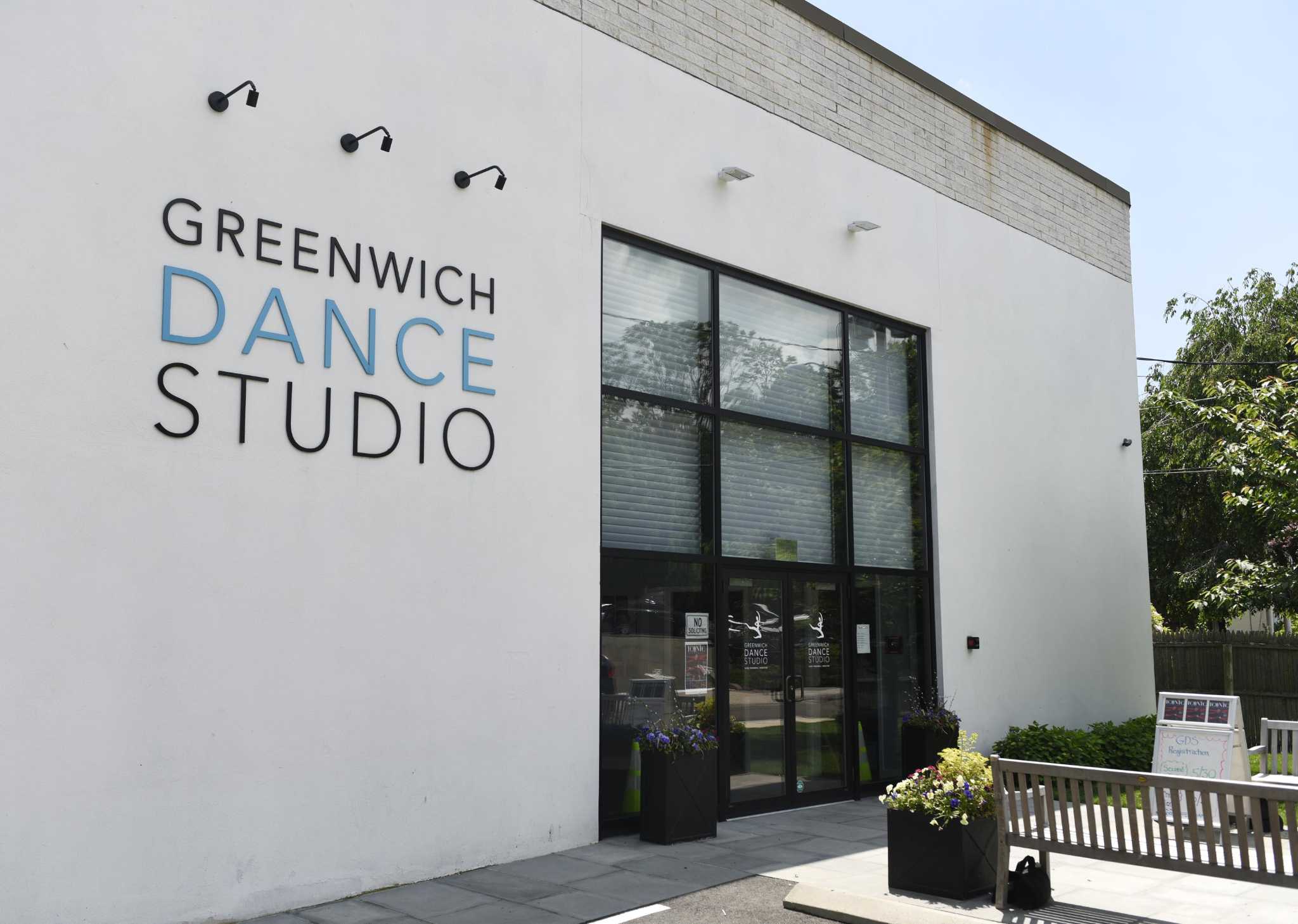Demand for Greenwich dance classes spurs all-night wait