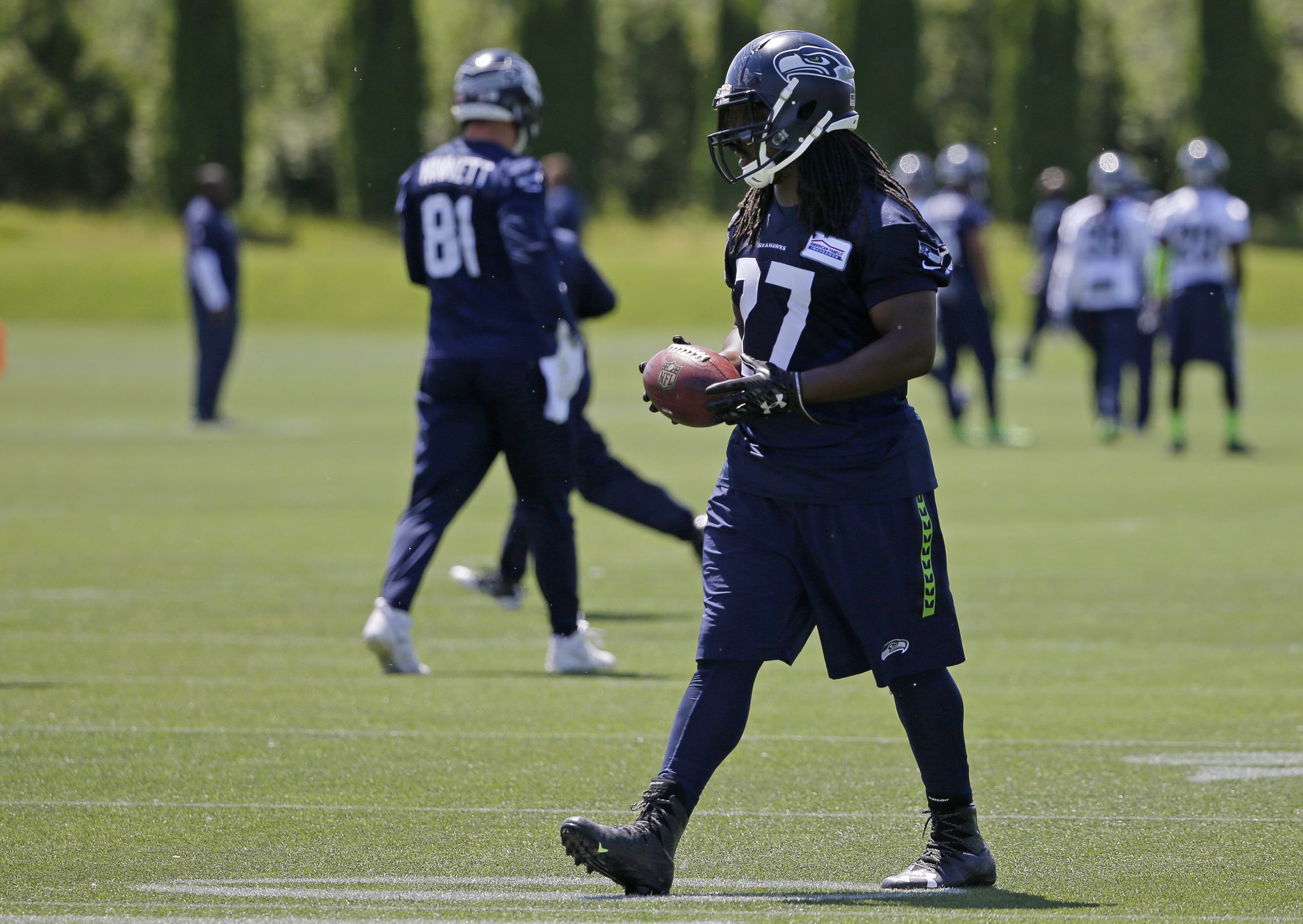 Seattle Seahawk Eddie Lacy's six-figure bonus tied to losing weight