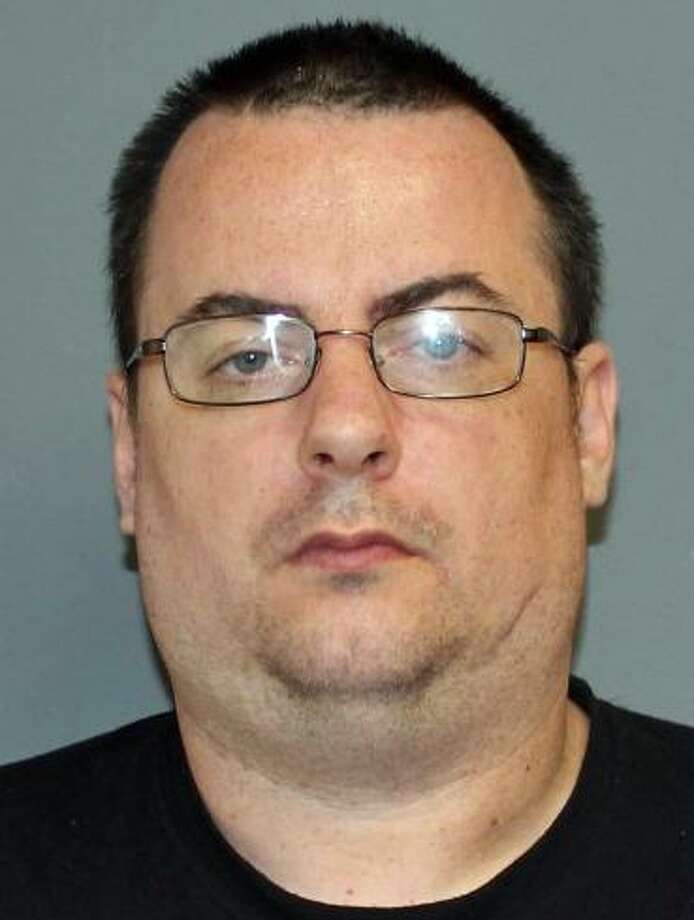 Shelton Police Man Had Sex With 12 Year Old Girl Connecticut Post 9440