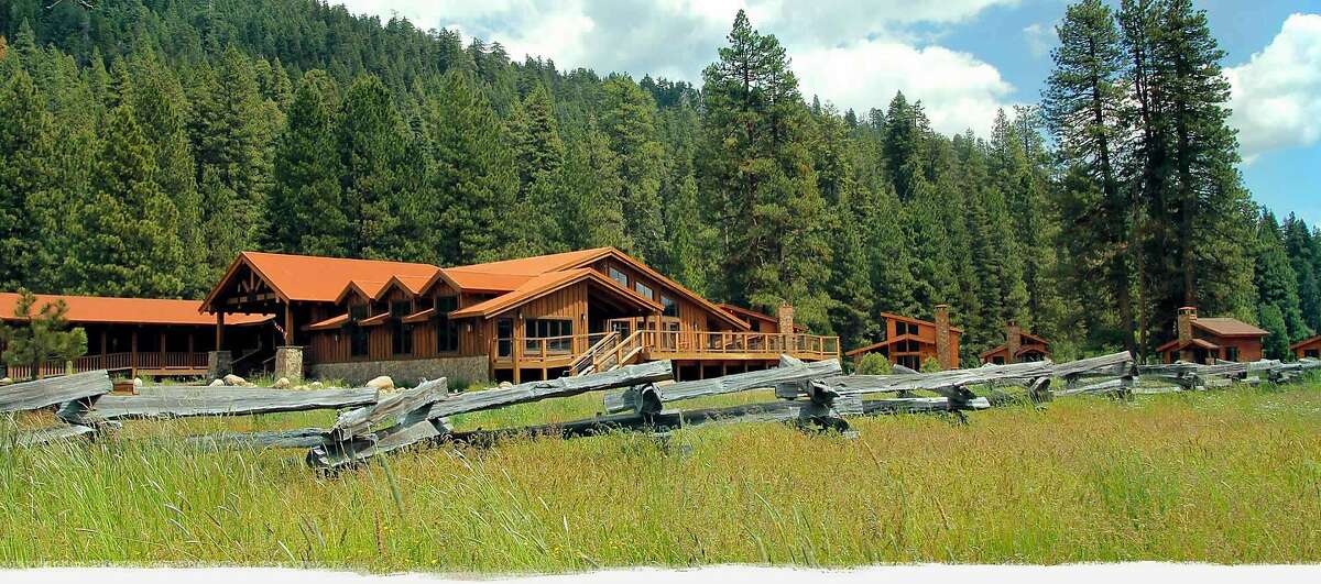 Highland Ranch is a�rustic-luxe resort with a dude ranch vibe. Glaciers and geothermal springs of Lassen are just 10 minutes away.