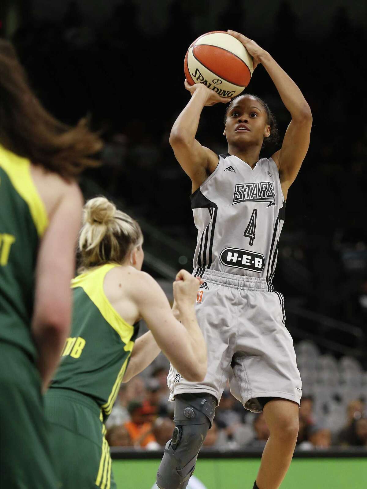 Influx of UConn players continues to dominate WNBA