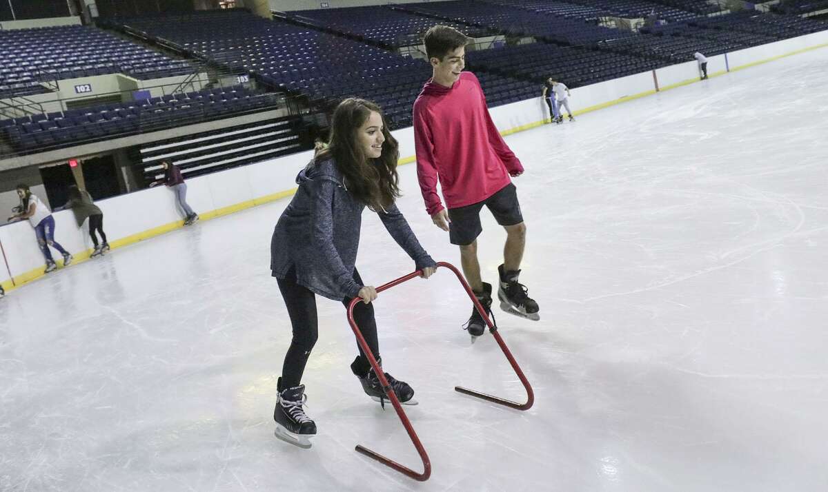 Sames Auto Arena announces return of holiday ice skating days Laredo