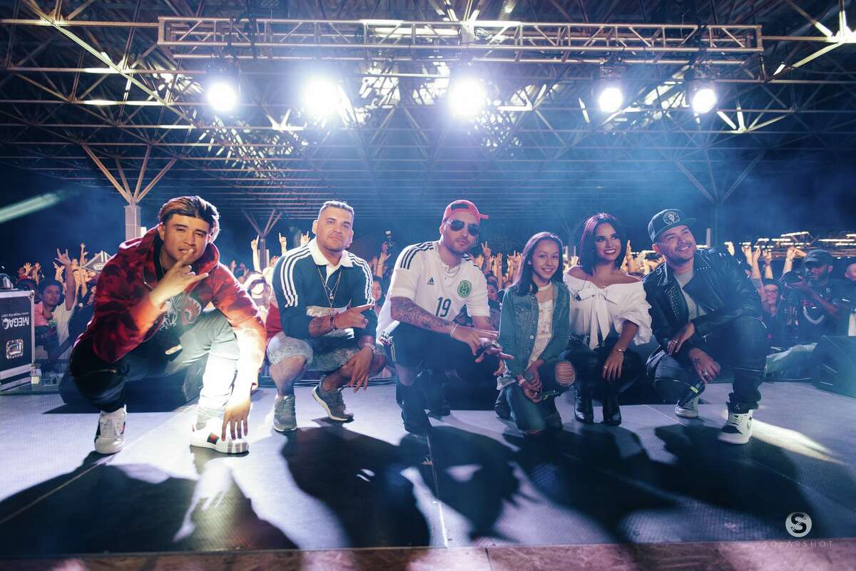 Frankie J, Becky J and Kap G performed a reimagined version of Selena's 1994 hit, produced by Play-N-Skillz at Rosedale Park on May 3, 2017. 