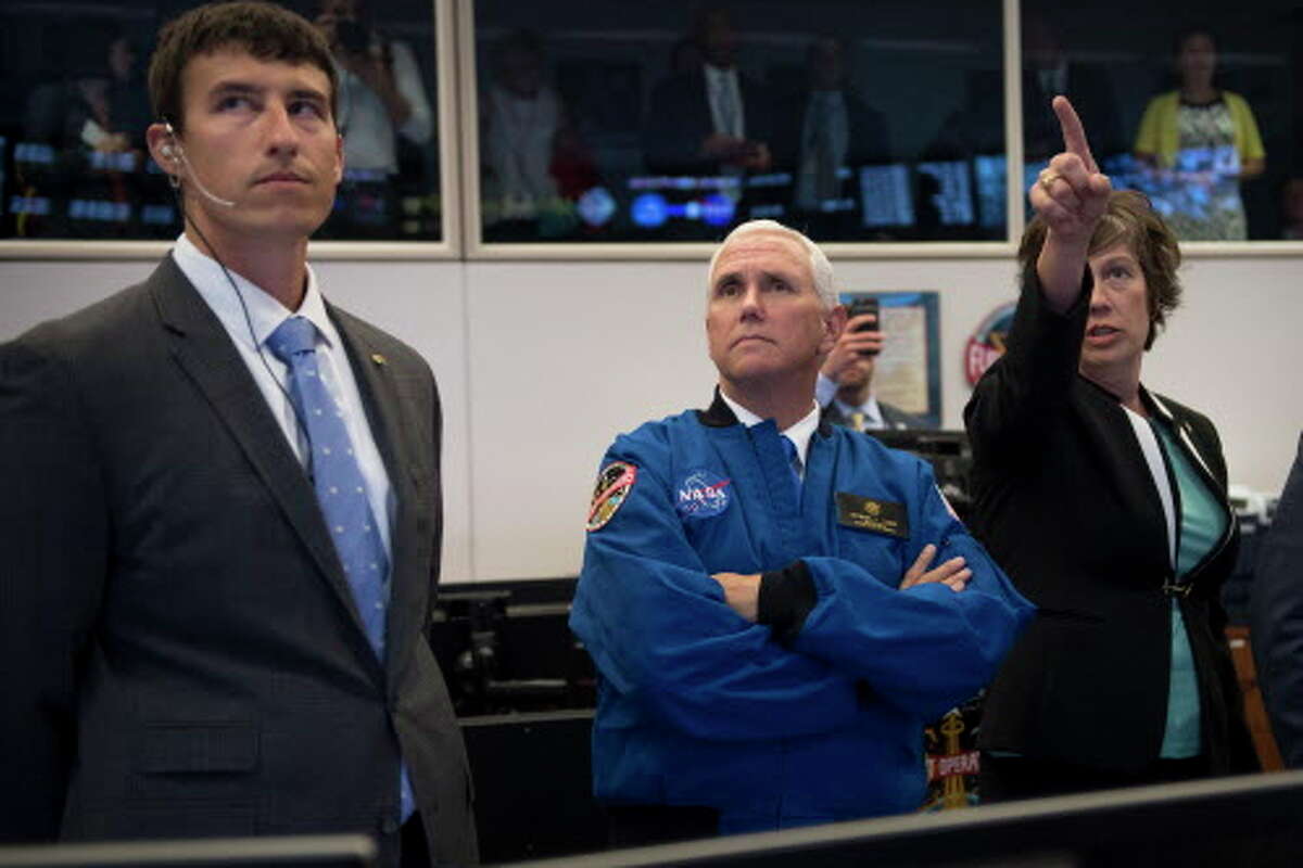 Texas Native Becomes First Female To Lead NASA's Mission Control Flight ...