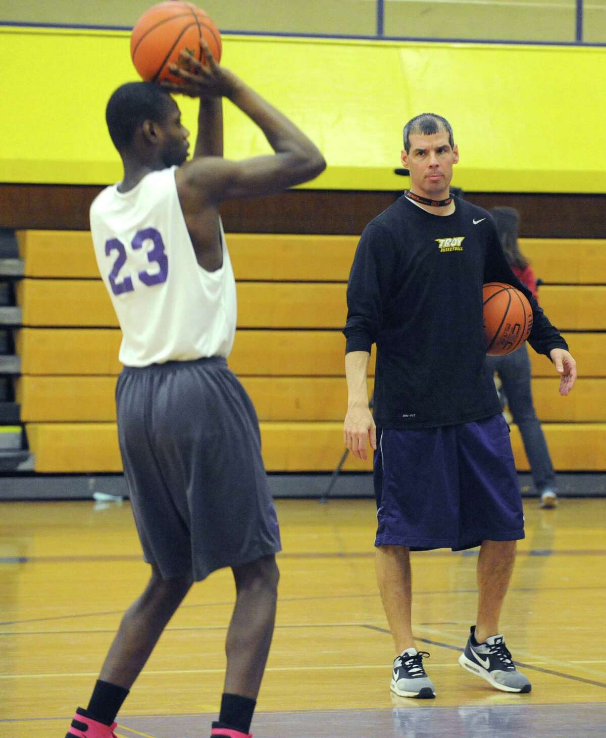 Troy Boys Basketball Coach Greg Davis Won T Return