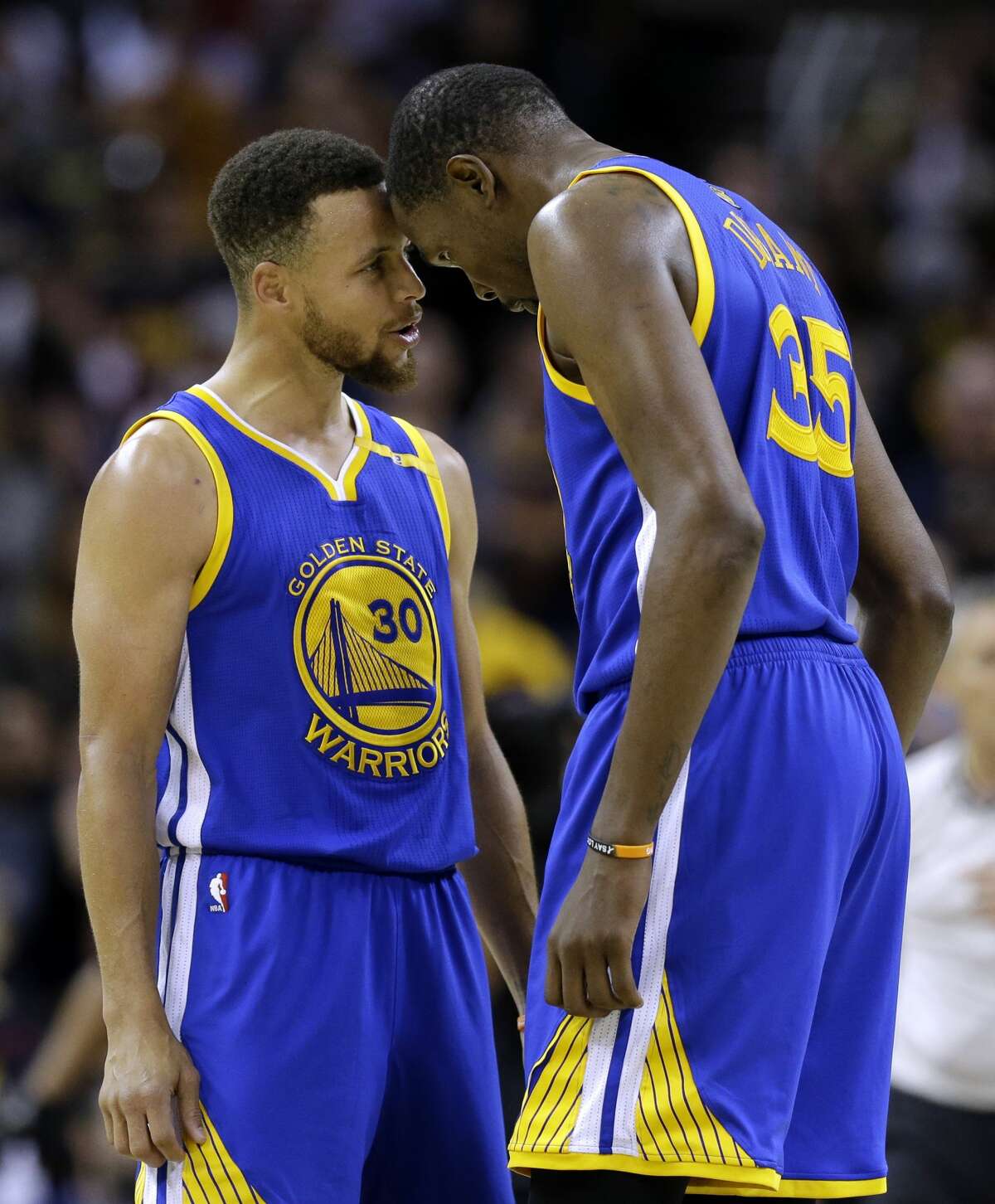 Kevin Durant's dagger 3 lifts Warriors over Cavaliers in ...