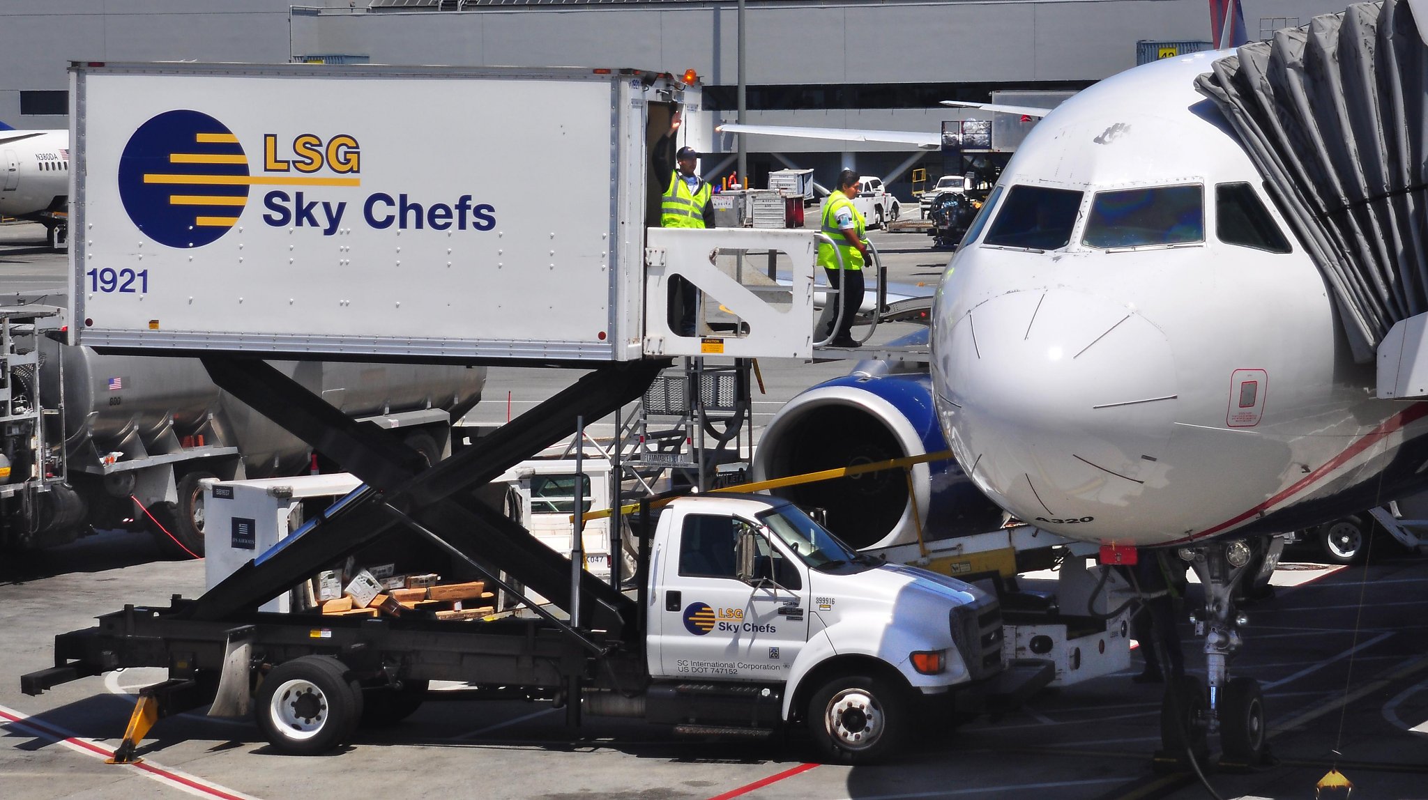 SFO caterers have jobs shipped to San Jose as new ordinance takes effect