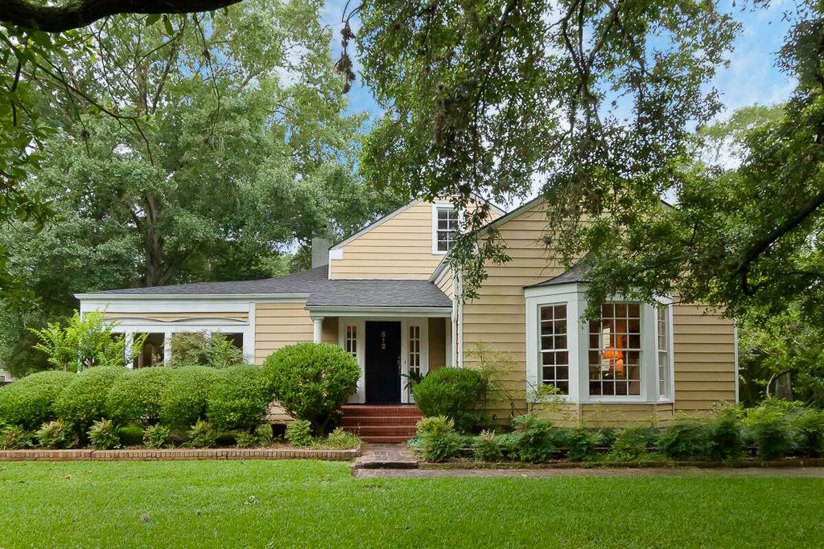 Turnofthecentury historic homes for sale in the Houston area