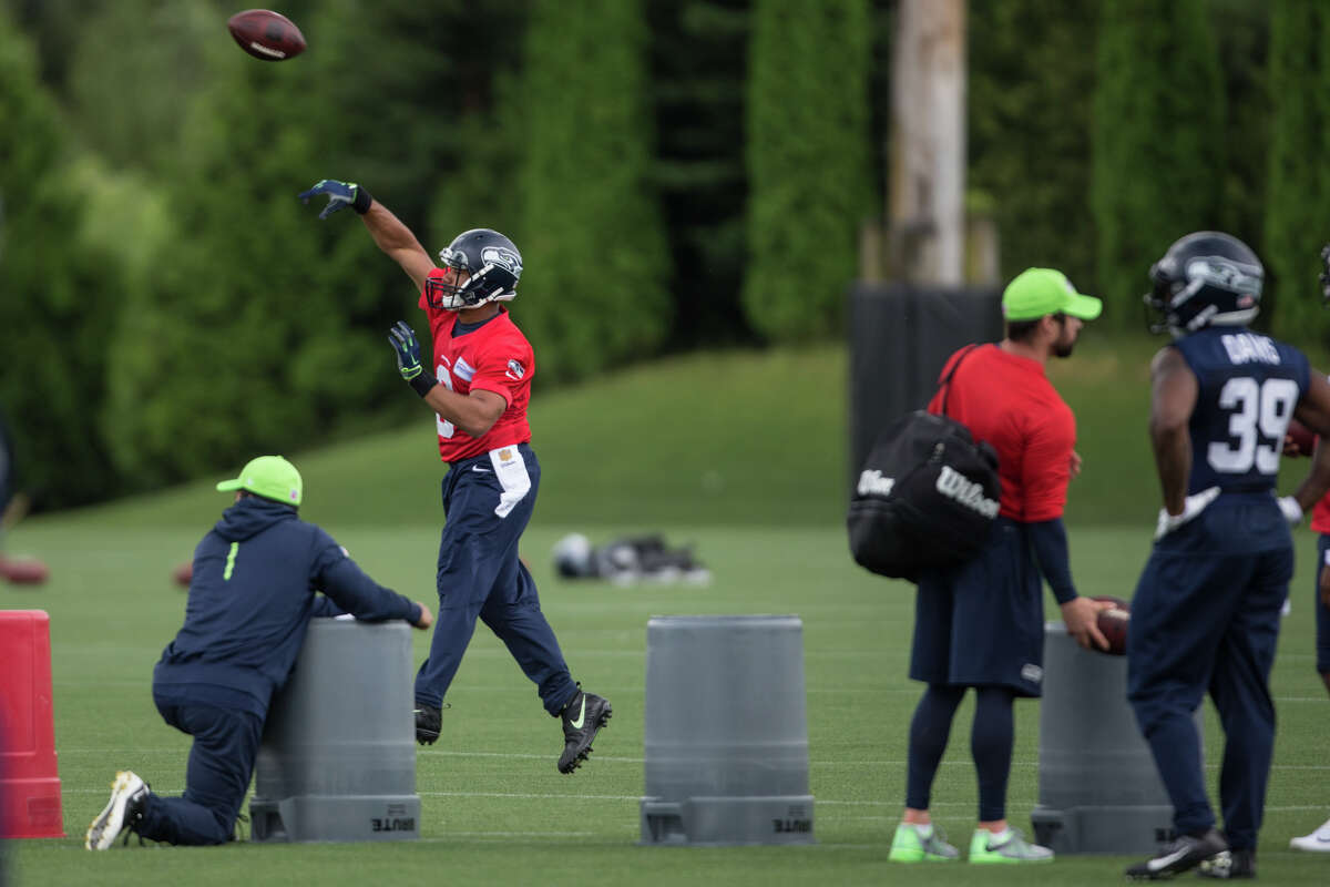 Seahawks' Russell Wilson adopting 9meal, 4,800calorie diet