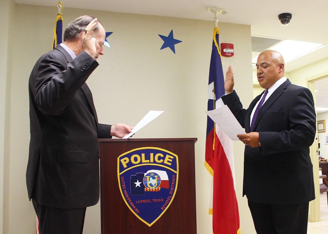 Former Laredo officer scrutinized for response during Uvalde massacre - Vimarsana News