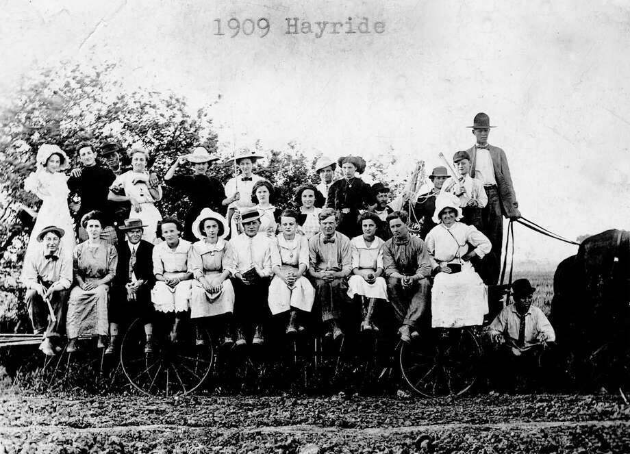 The people of Glen Carbon The Edwardsville Intelligencer